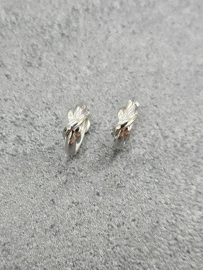 k10ピアス