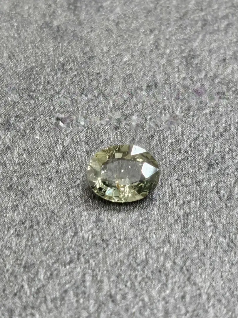 天然コランダムグリーンサファイア 1.290ct カラーチェンジ