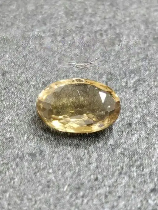 イエローサファイア 0.88ct