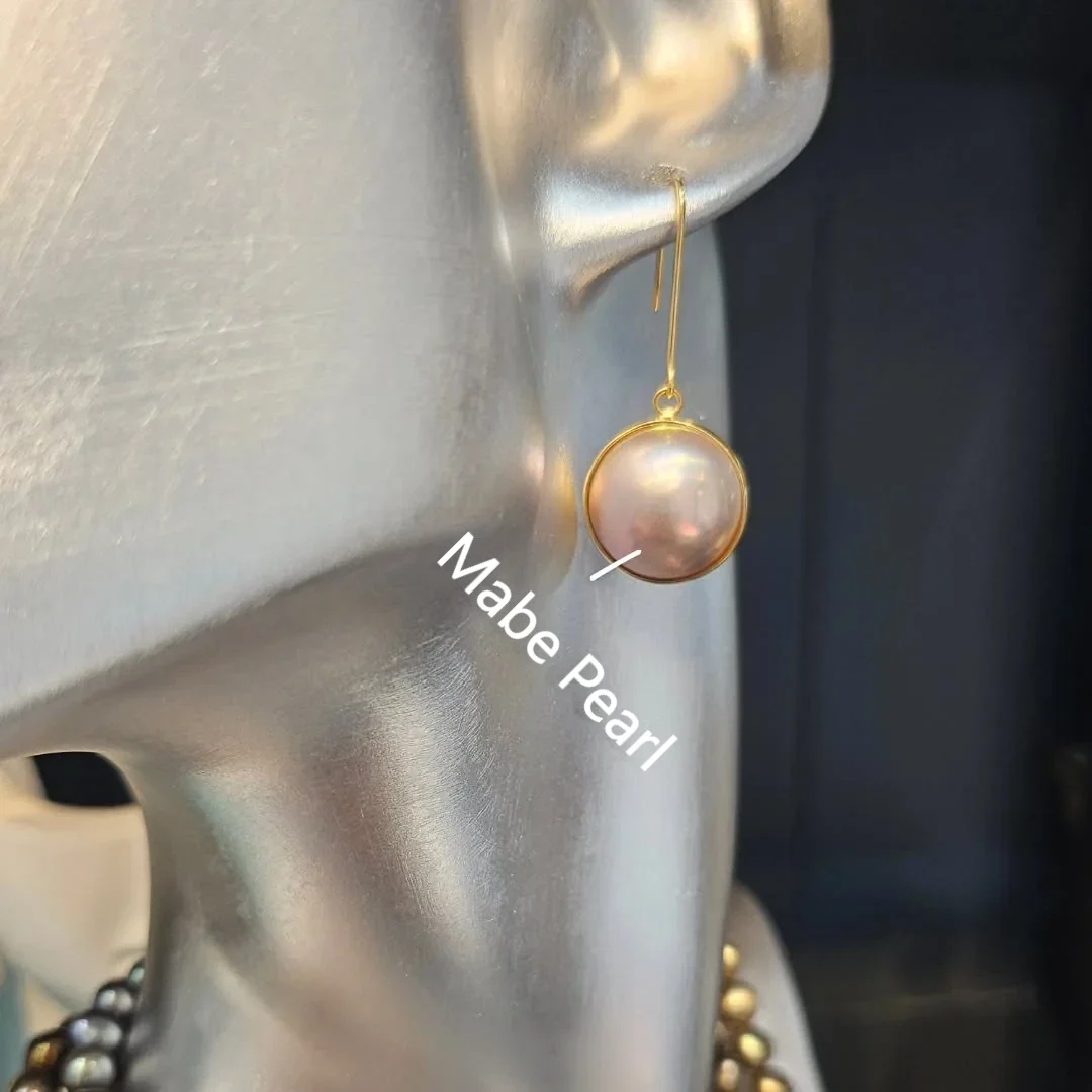 マベパールのスタッドピアス → 揺れるフックピアス after